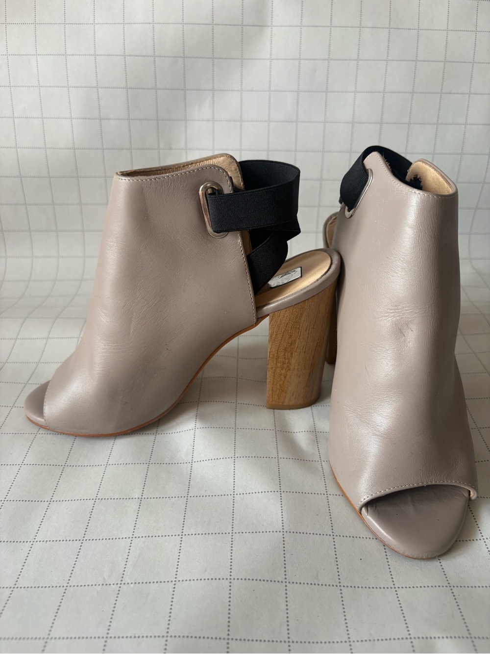 🤎 Elysess Made in Spain Taupe Block Heel Sandals — Size 6 - Picture 3 of 7